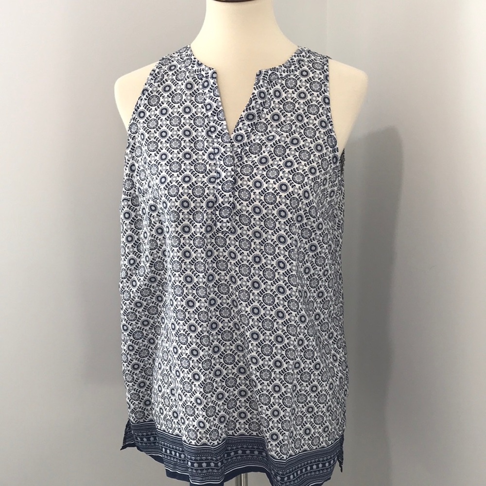 Sleeveless shirt, navy blue and white